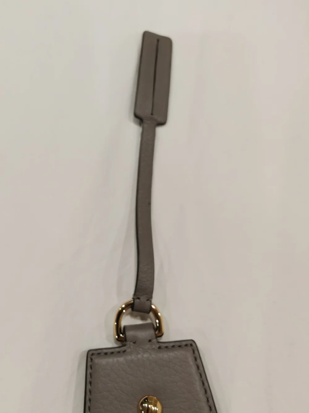 Marc Jacobs mink-grey textured leather luggage and bag tag